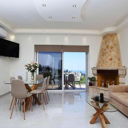 Thanassis Villa *
